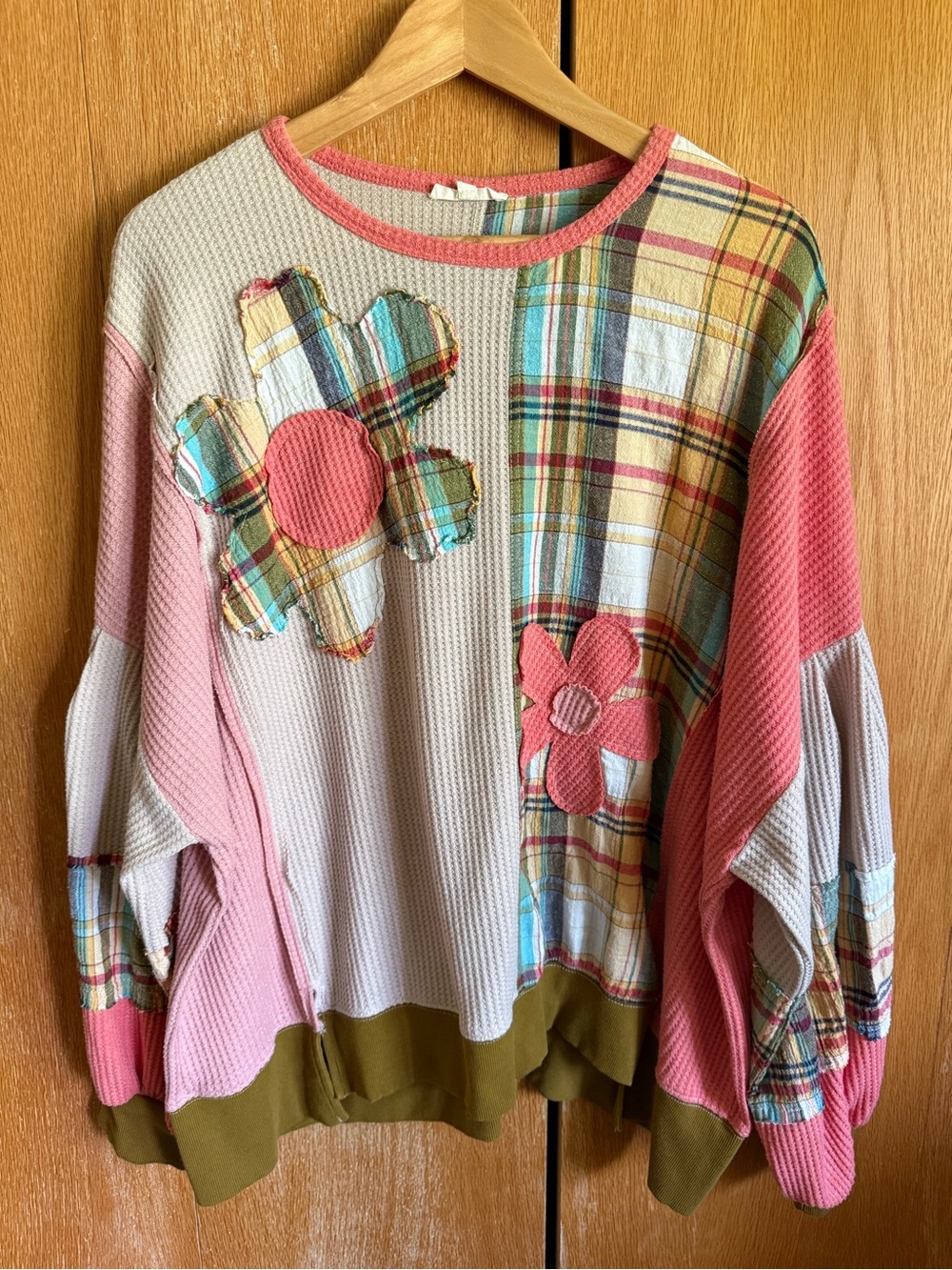 Easel Patchwork Floral Appliqué Crewneck Sweater in Pink, Cream, Olive